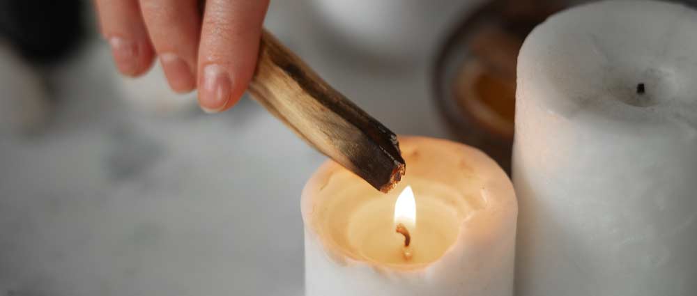 Ritual simple con incienso para atraer el amor